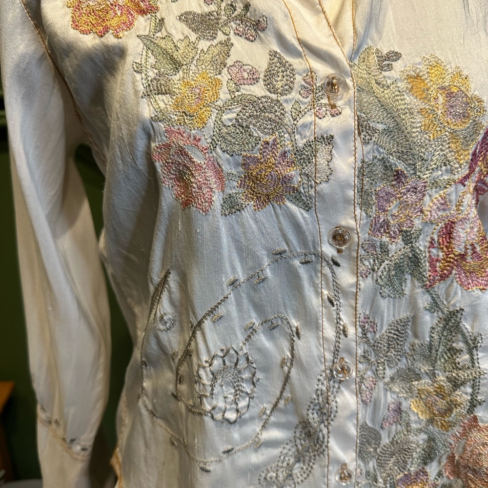 Johnny was Embroidered silk Cream Blouse - Picture 10 of 10